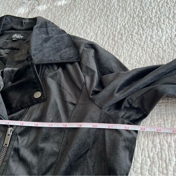✨ CoffeeShop New York Black Velvet Moto Jacket XL NWT - Picture 11 of 12